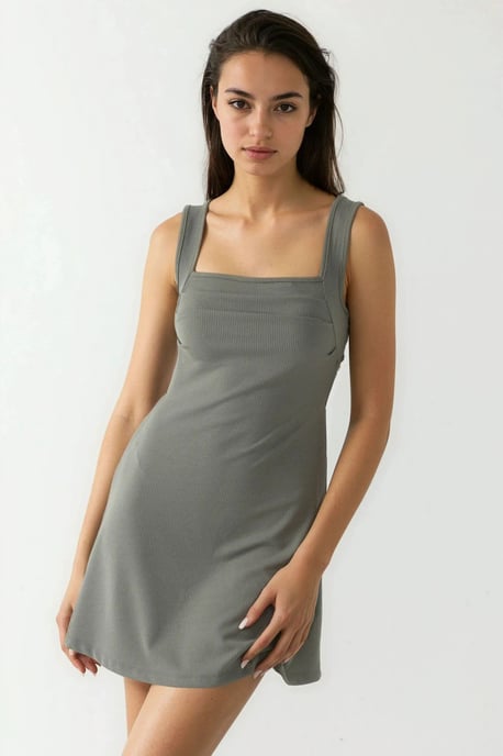 Gerüschtes Mini-Kleid mit quadratischem Ausschnitt - Image 2