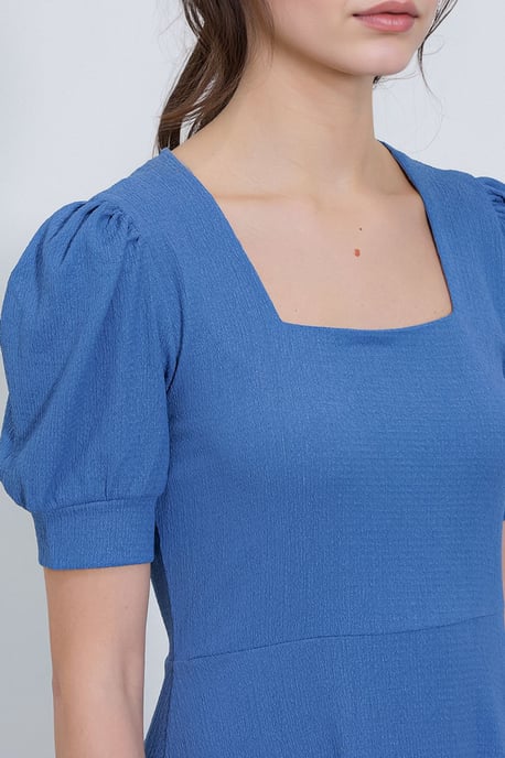 Strukturiertes Mini-Strickkleid mit quadratischem Kragen - Image 4