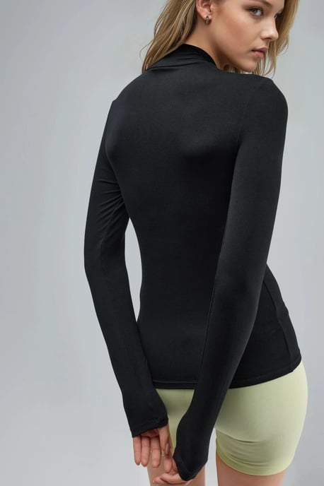 Schmal geschnittene Bluse mit halbem Rollkragen - Image 2
