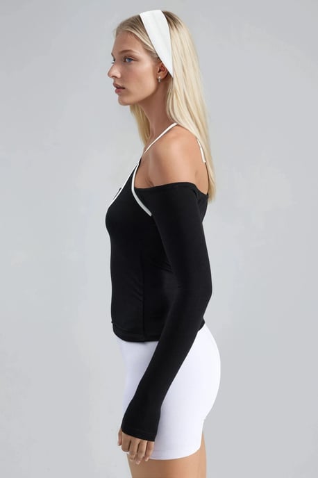 Slim Fit Strickbluse mit U-Ausschnitt und kontrastierenden Bindedetails - Image 3