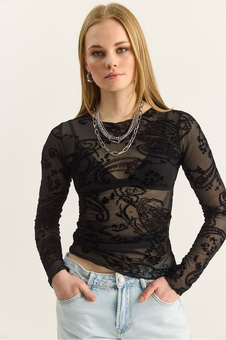 Schlank geschnittene Bluse mit Cut-Out und Paisleymuster - Image 2