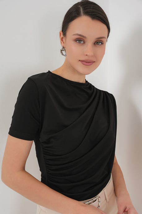 Bluse mit taillierter Passform und Rüschendetail mit Rundhalsausschnitt - Image 2