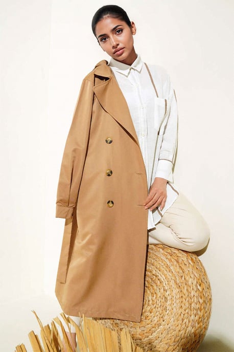 Doppelt gelegter langer Trenchcoat - Image 2