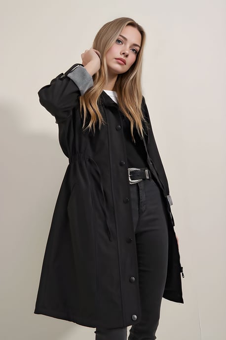 Langer Trenchcoat mit Schal-kragen und Knöpfen - Image 4