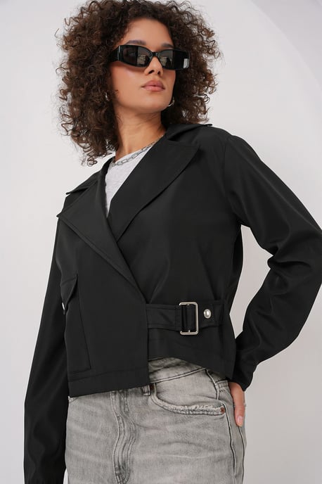 Crop-Fitted Polyester-Trenchcoat mit Hemdkragen - Image 3