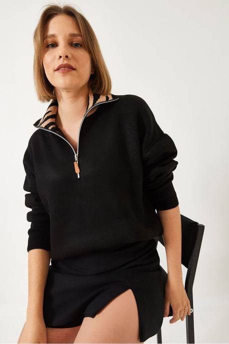 Bianco Lucci Pullover mit Reißverschlusskragen im Leopardenmuster - Schwarz - Image 2