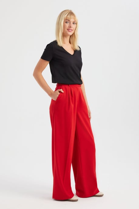 V-Ausschnitt Basic T-Shirt - Image 2