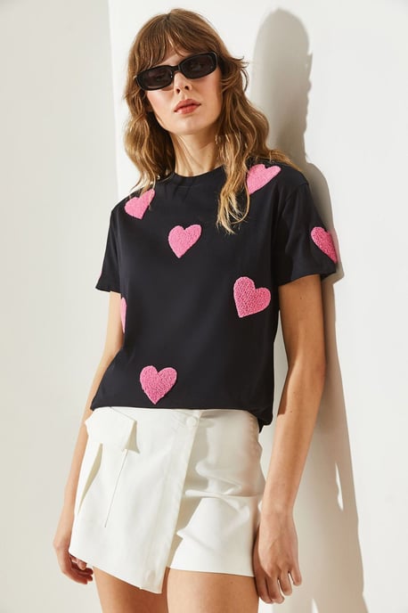 Herz-Muster gesticktes Rundhals-T-Shirt - Image 3