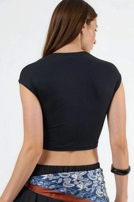 Busem Rundhals Crop-T-Shirt, einfarbig - Schwarz - Image 3