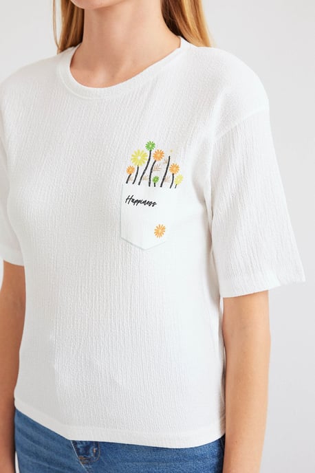 Besticktes Rundhals-Print-T-Shirt - Image 4