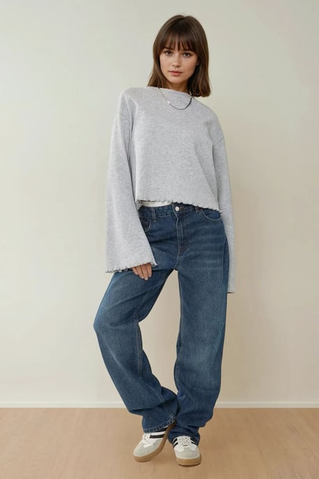 Oversize T-Shirt mit Kopfsalat-Saum und langen Ärmeln - Image 2