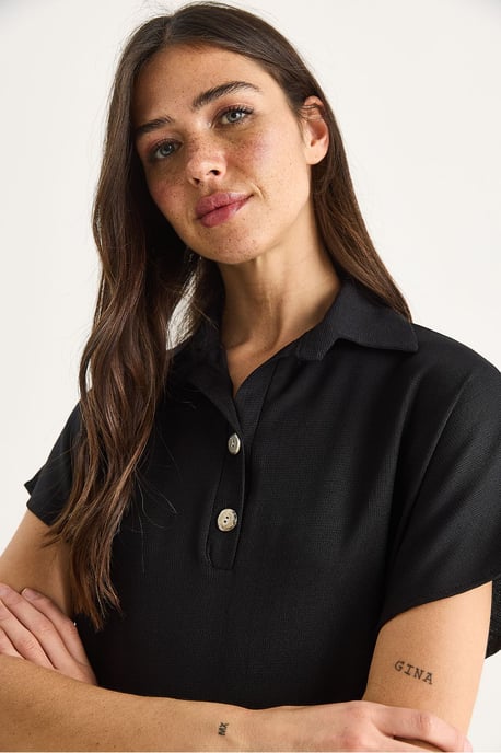 Lässiges Polo-T-Shirt mit Knopfleiste - Image 5