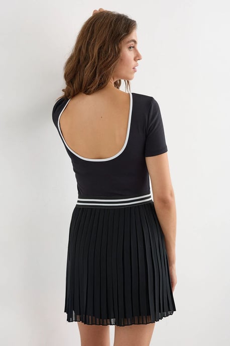 Basic Jersey Tee mit offenem Rücken - Image 4