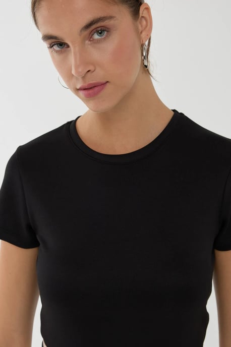 Basic T-Shirt - Image 6
