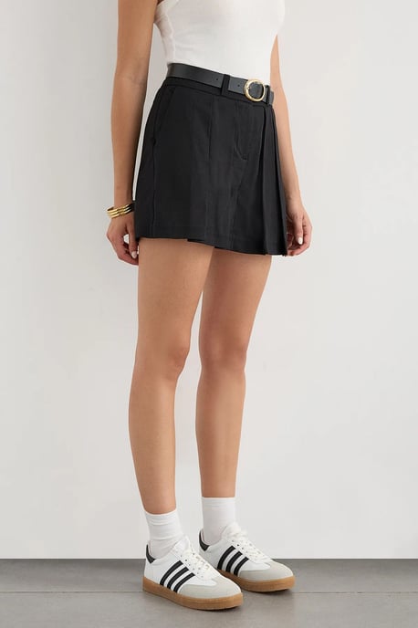 Faltenfront Mid-Rise Baumwoll-Skort - Image 3