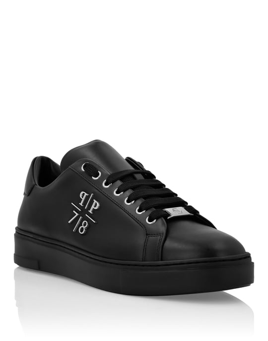 Sneaker - Image 1