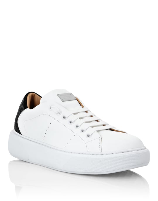 Sneaker Skull - Image 1