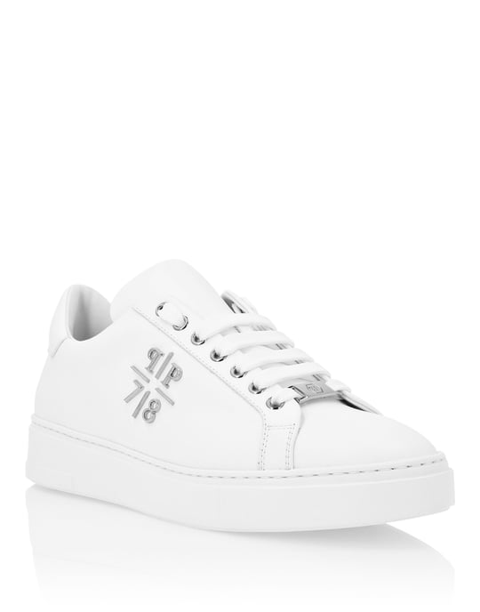 Sneaker - Image 1