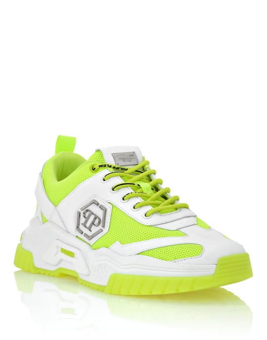 Sneaker Predator - Image 1