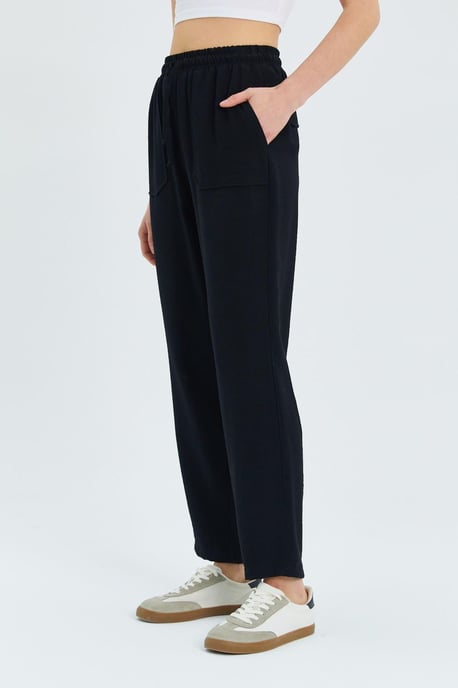 Hoch geschnittene Karottenhose mit Kordelzugbund - Image 5
