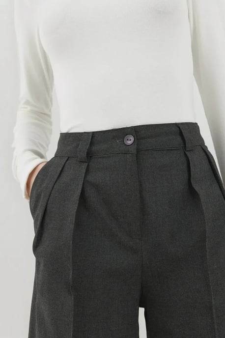 Hochtaillierte Palazzo-Hosen mit weitem Bein - Image 3