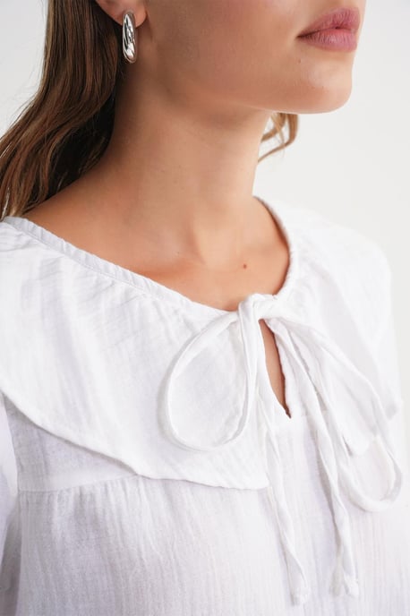 Rüschenshirt mit Schalkragen und Bindeband - Image 6