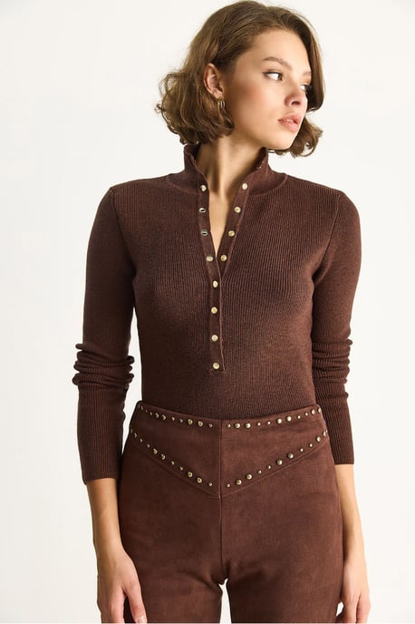 Taillierte Langarm-Strickbluse mit Druckknopfverschluss - Image 3