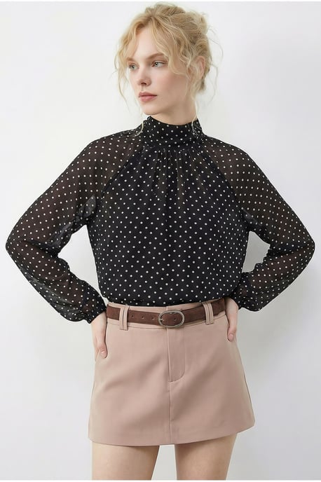 Pünktchen-Turtleneck-Chiffonbluse - Image 3
