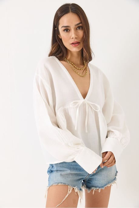 Strukturierte V-Ausschnitt-Crop-Bluse mit Schleife - Image 4