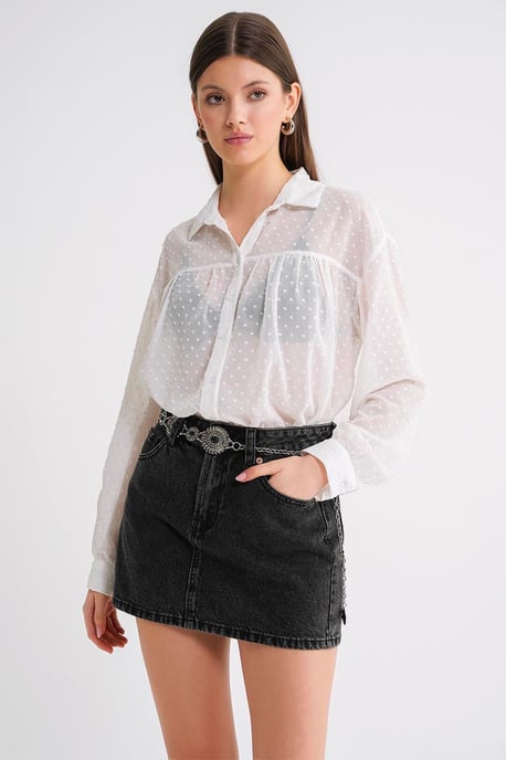 Knopfshirt aus transparenter Bluse - Image 5