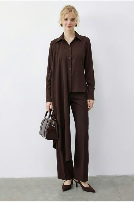 Schal-detaillierte Bluse und hochtaillierte weite Hose Zweiteiliges Set - Image 2