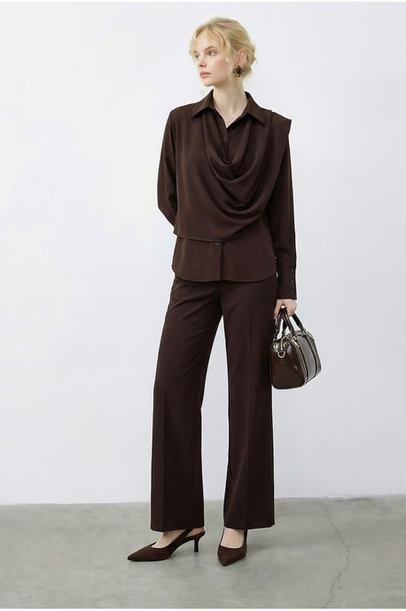 Schal-detaillierte Bluse und hochtaillierte weite Hose Zweiteiliges Set - Image 3