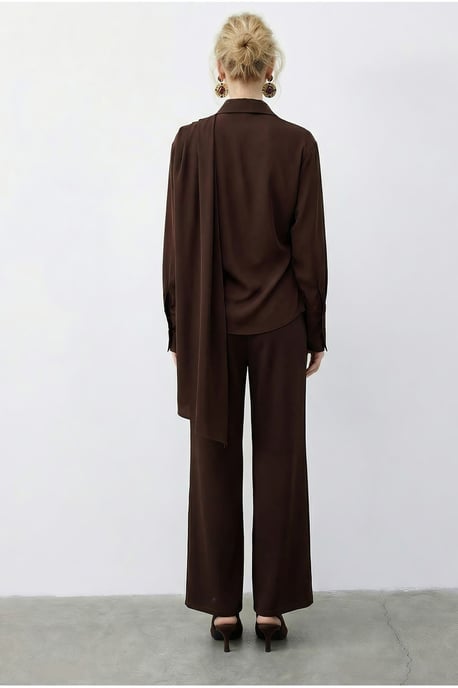 Schal-detaillierte Bluse und hochtaillierte weite Hose Zweiteiliges Set - Image 5