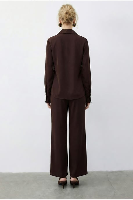 Schal-detaillierte Bluse und hochtaillierte weite Hose Zweiteiliges Set - Image 6