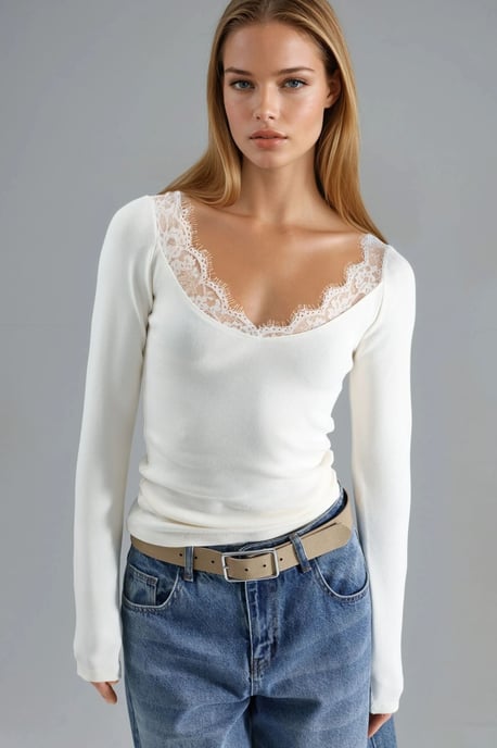 Bluse mit Spitzenverzierungen und V-Ausschnitt - Image 1