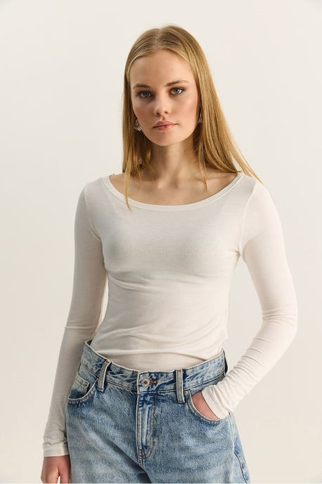 Crew Neck Basic Transparentes Top - Image 4
