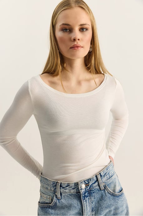Crew Neck Basic Transparentes Top - Image 5