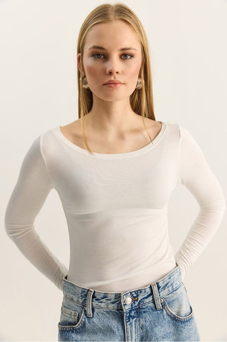 Crew Neck Basic Transparentes Top - Image 6