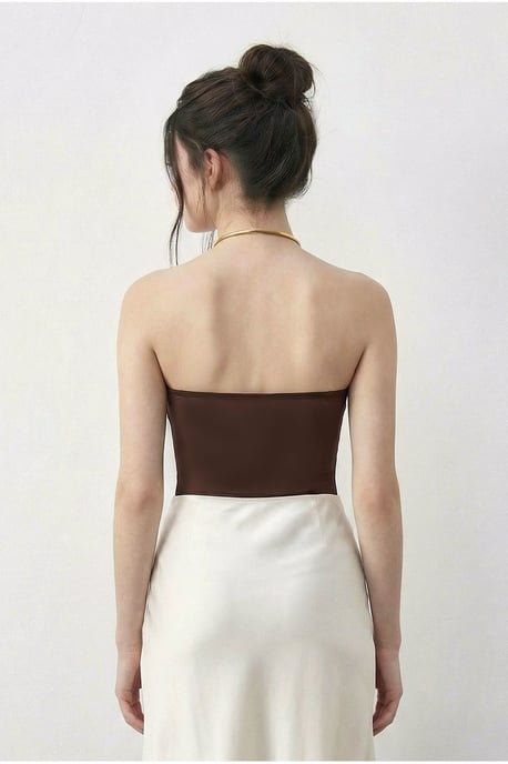 V-Ausschnitt Bluse mit Accessoire-Detail - Image 4