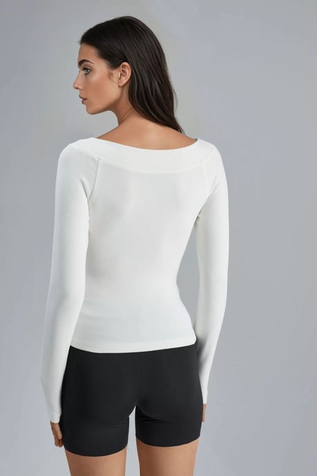 Schmal geschnittene, gerippte Bluse mit Bootsausschnitt - Image 3