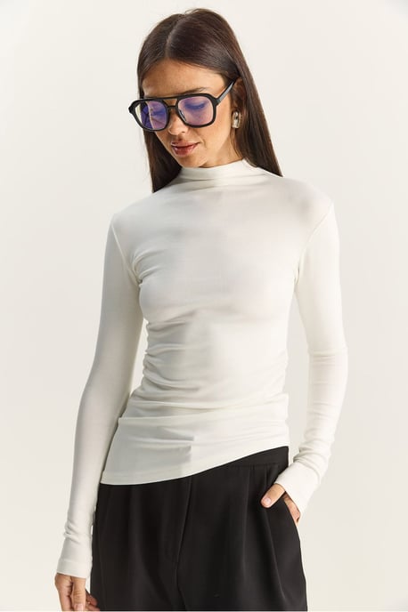 Figurbetontes Rollkragen-Bluse mit langen Ärmeln und Rüschendetails - Image 1