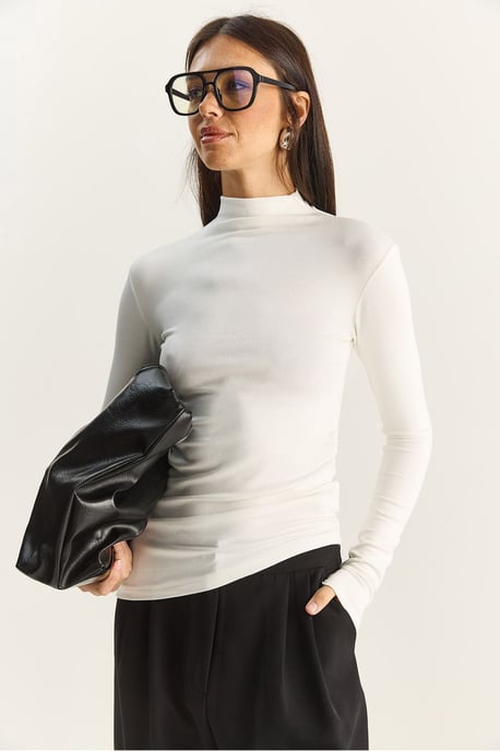 Figurbetontes Rollkragen-Bluse mit langen Ärmeln und Rüschendetails - Image 2