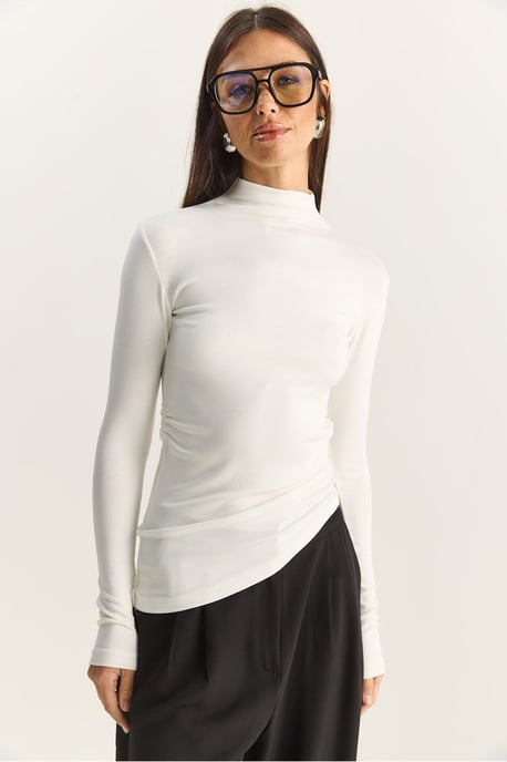 Figurbetontes Rollkragen-Bluse mit langen Ärmeln und Rüschendetails - Image 4