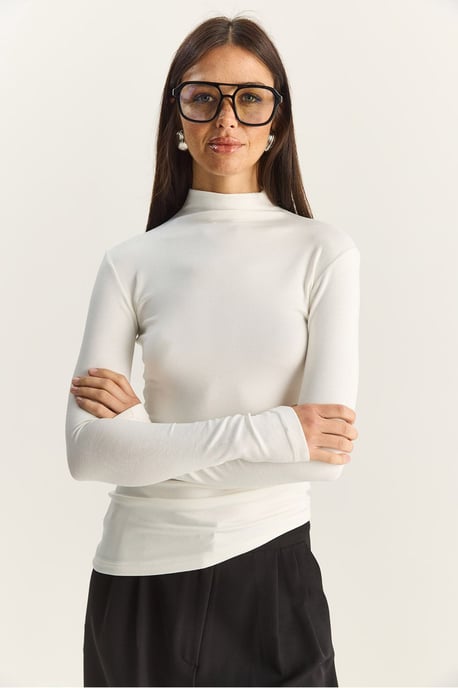 Figurbetontes Rollkragen-Bluse mit langen Ärmeln und Rüschendetails - Image 5