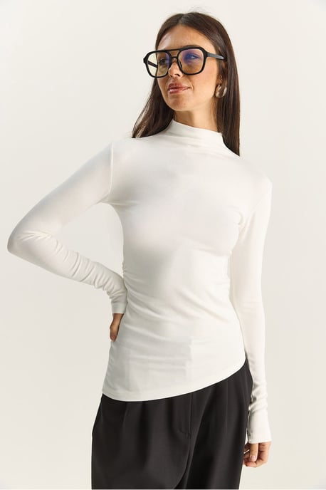 Figurbetontes Rollkragen-Bluse mit langen Ärmeln und Rüschendetails - Image 6
