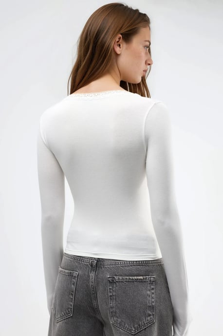 V-Ausschnitt Langarmbluse mit Spitzendetails - Image 3