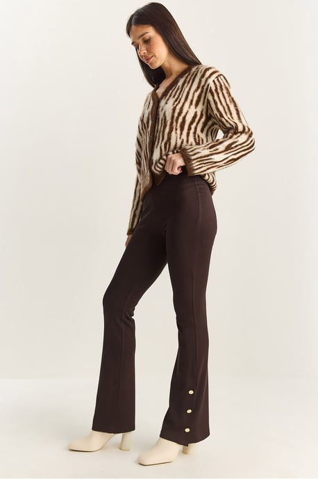 Hochtaillierte Flared Leggings mit Knopfdetail - Image 1