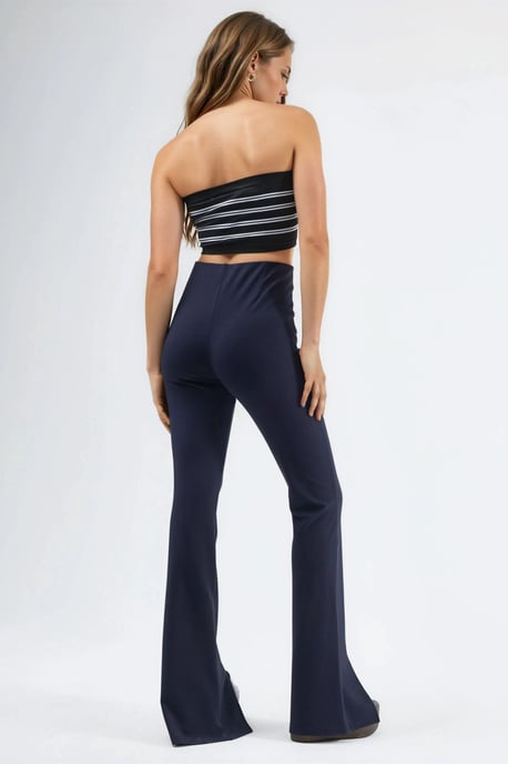 Hoch taillierte Flare-Leggings mit Schlitz - Image 3