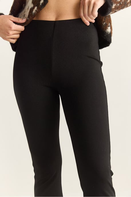 Hoch taillierte Schlagleggings mit Knopfdetail - Image 6