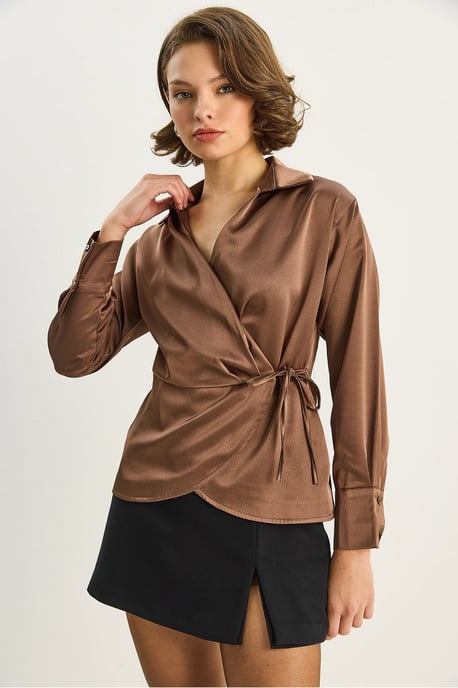 Satin V-Ausschnitt-Shirt mit Bindeband - Image 1